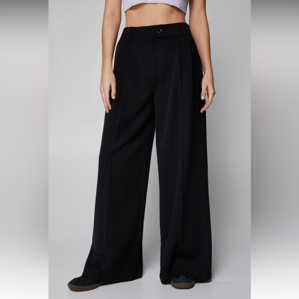 Wide Leg Pleated Trousers